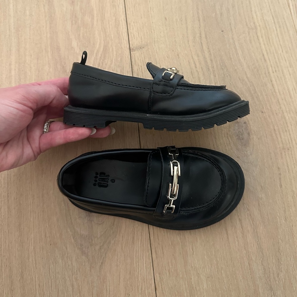 Toddler Gap Loafers Black with Chain
